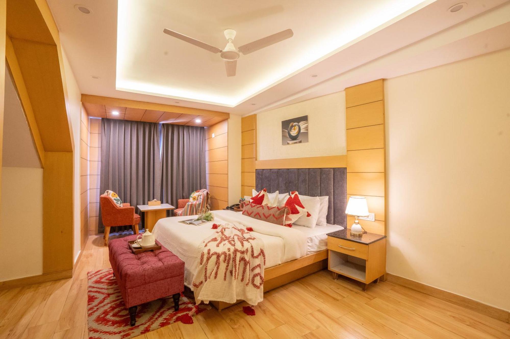 Hotel Super @Mall Road Mussoorie Exterior photo